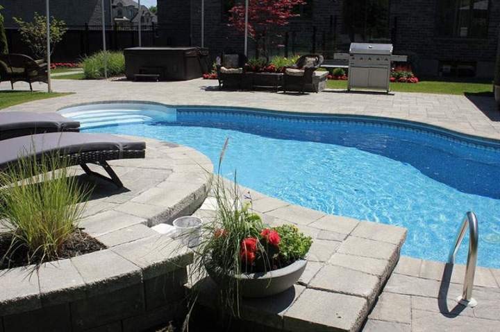 Tour de piscine Châteauguay